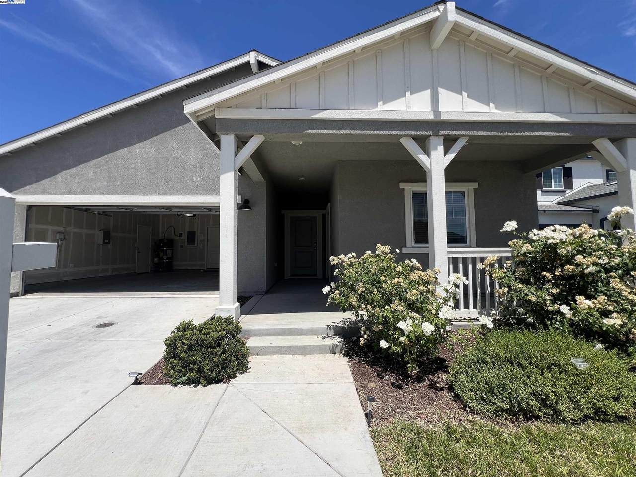 935 Grimsby Lane - Photo 1