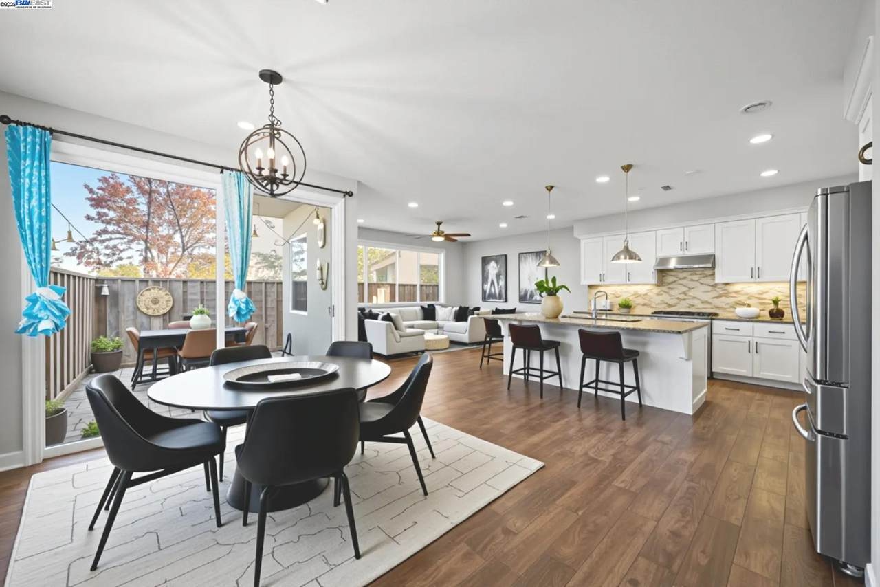 8563 Schooner Way - Photo 1