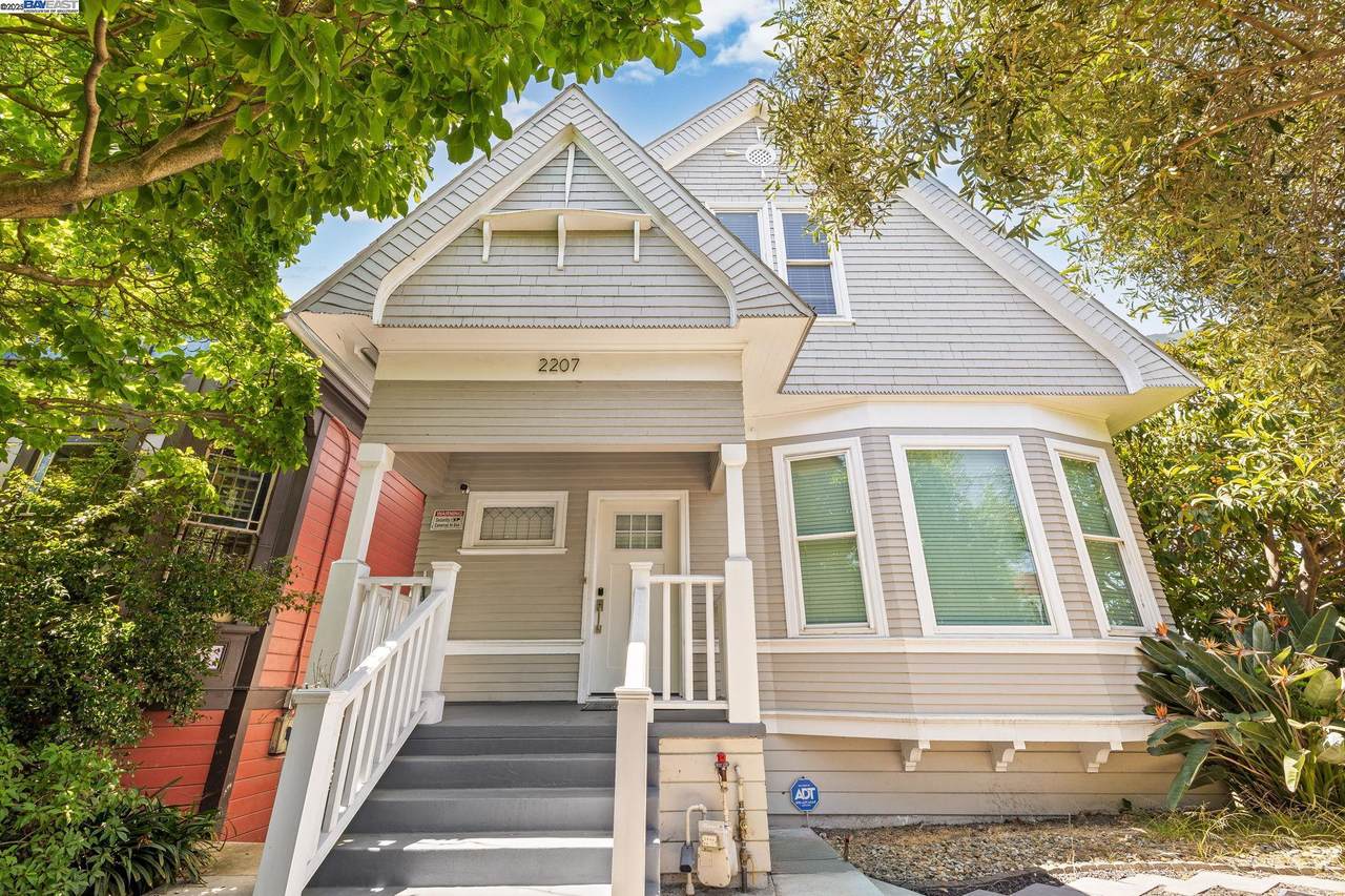 2207 21St St - Photo 1