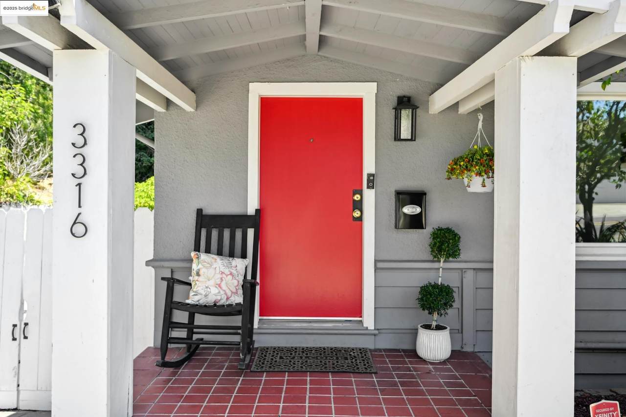 3316 Coolidge Ave - Photo 1