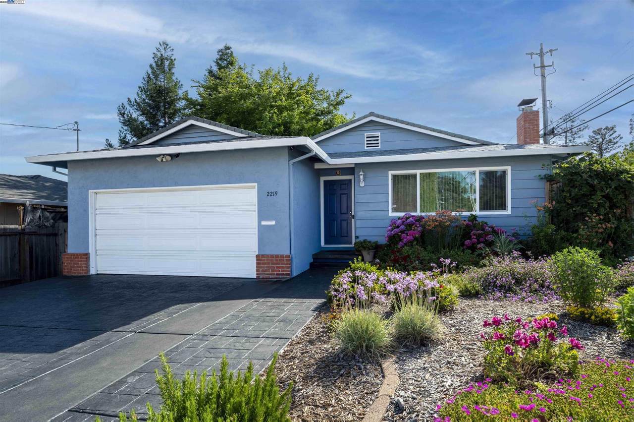 2219 Dexter Way - Photo 1