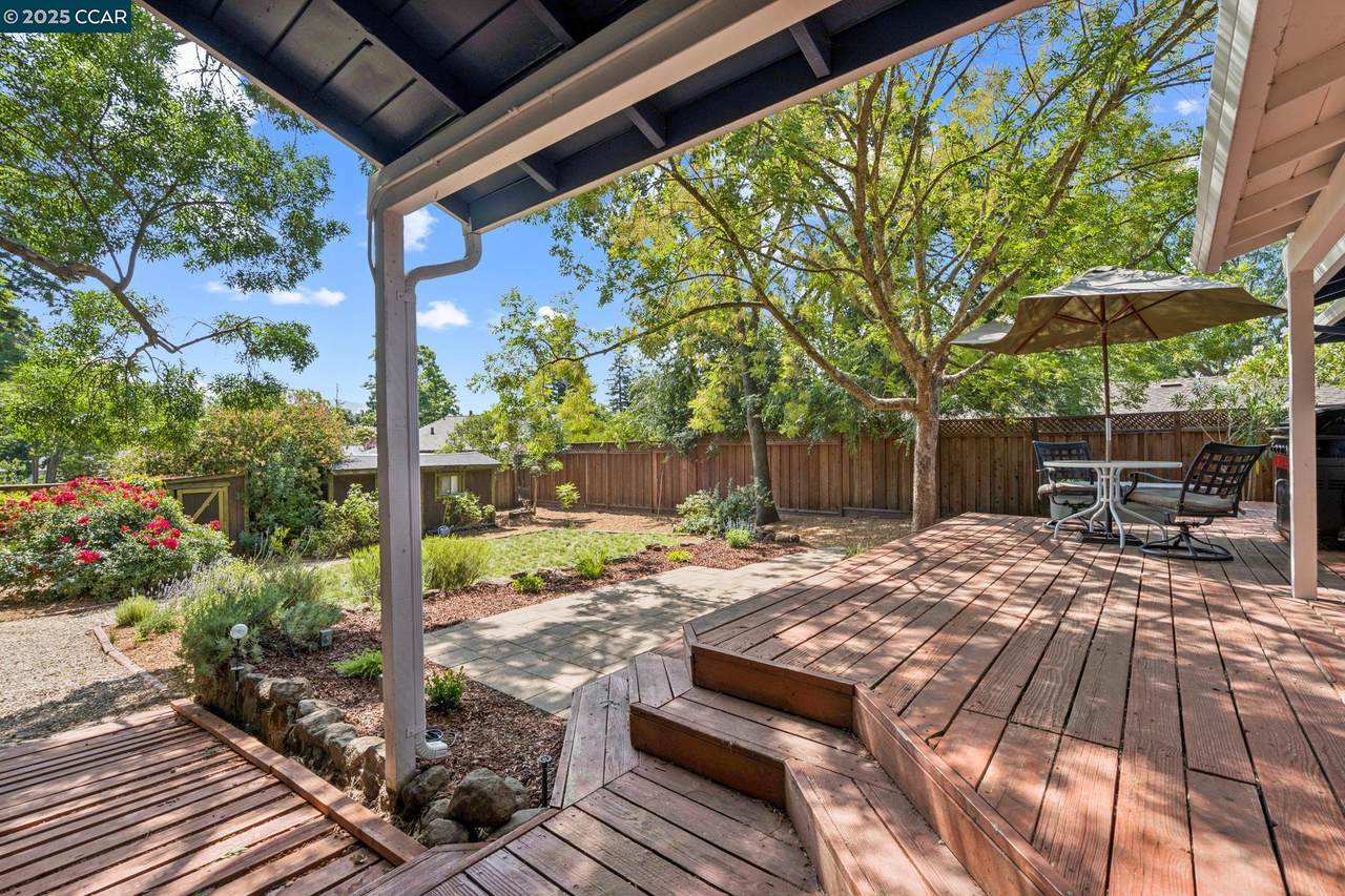 448 Cumberland Dr - Photo 1