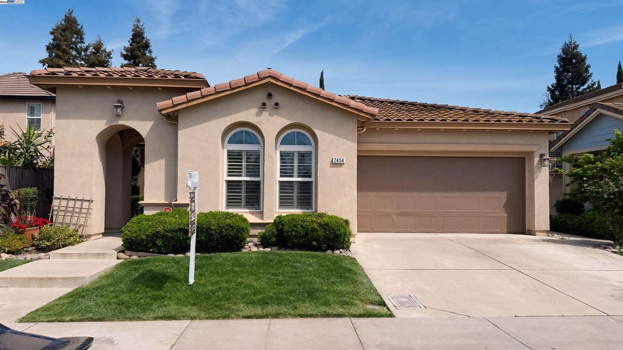 2454 Legacy Way - Photo 1