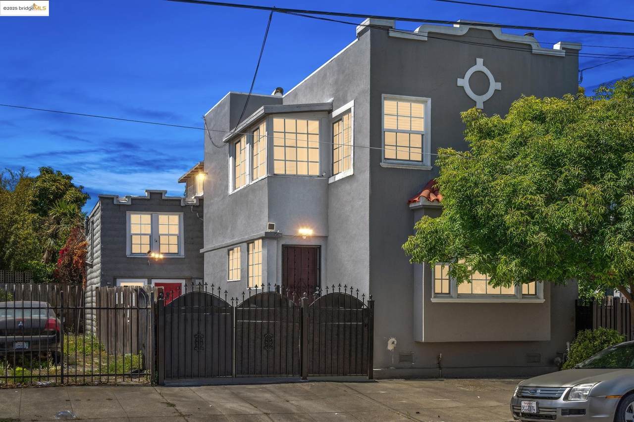 1063 32Nd St - Photo 1