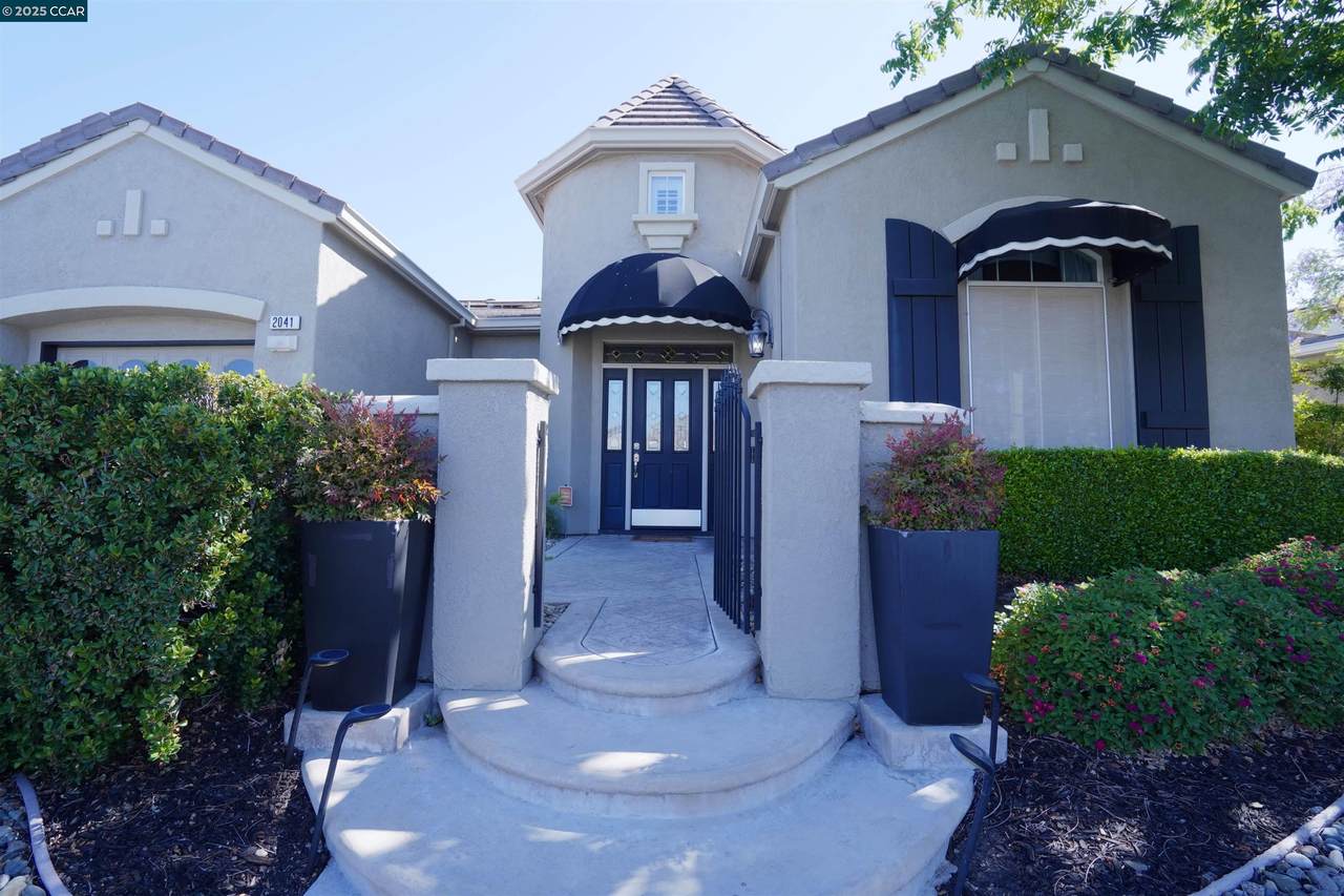 2041 Kent Dr - Photo 1