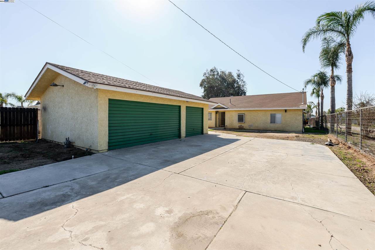 6125 Ridgeview Ave - Photo 1