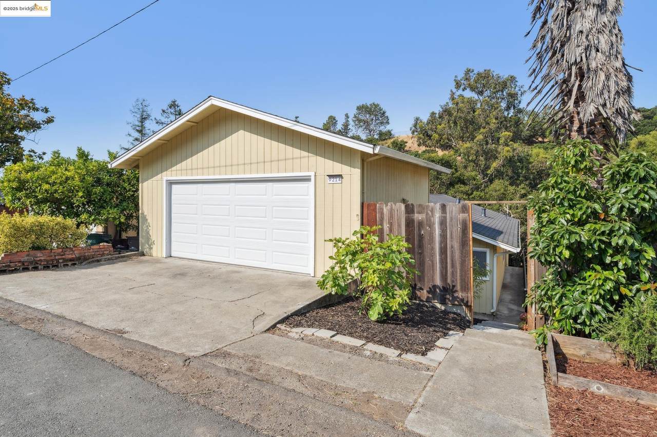 9214 Golf Links Rd - Photo 1