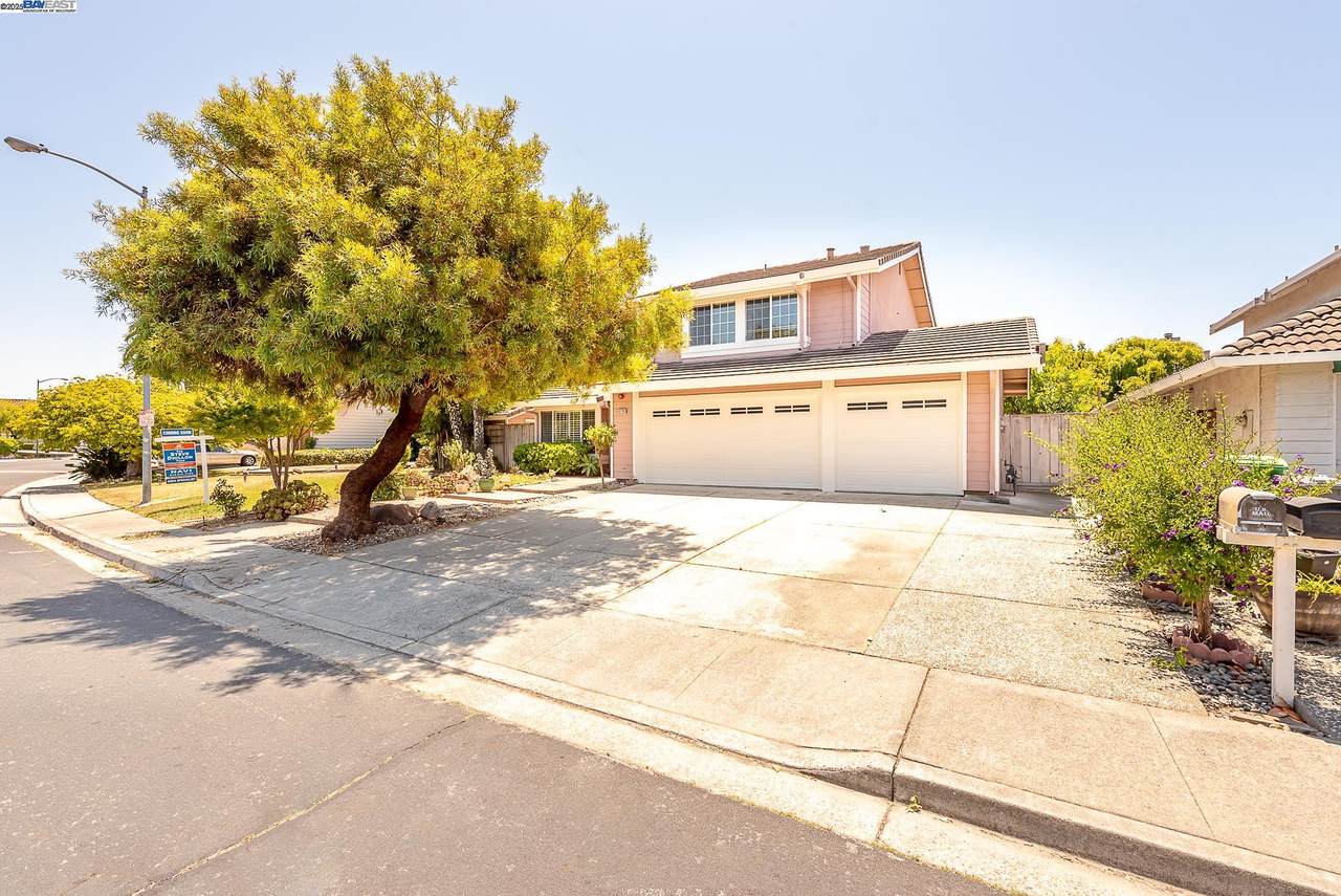 32760 Orick St - Photo 1