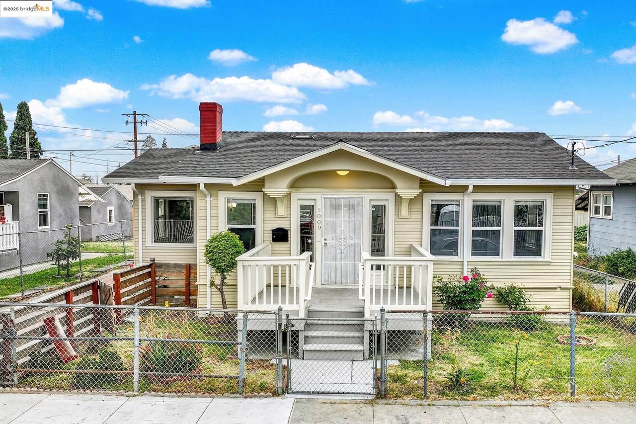 1009 106Th Ave - Photo 1