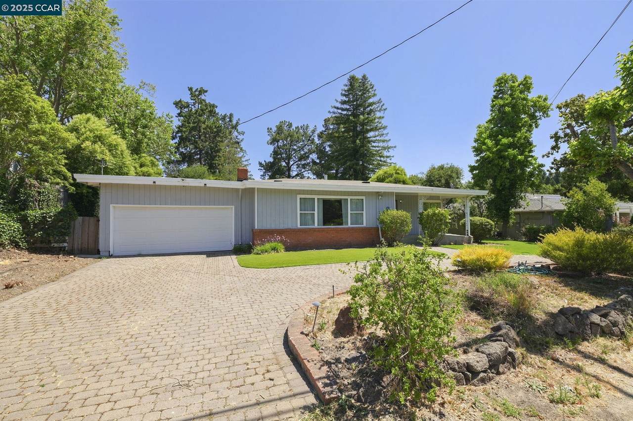 305 Overhill Rd - Photo 1