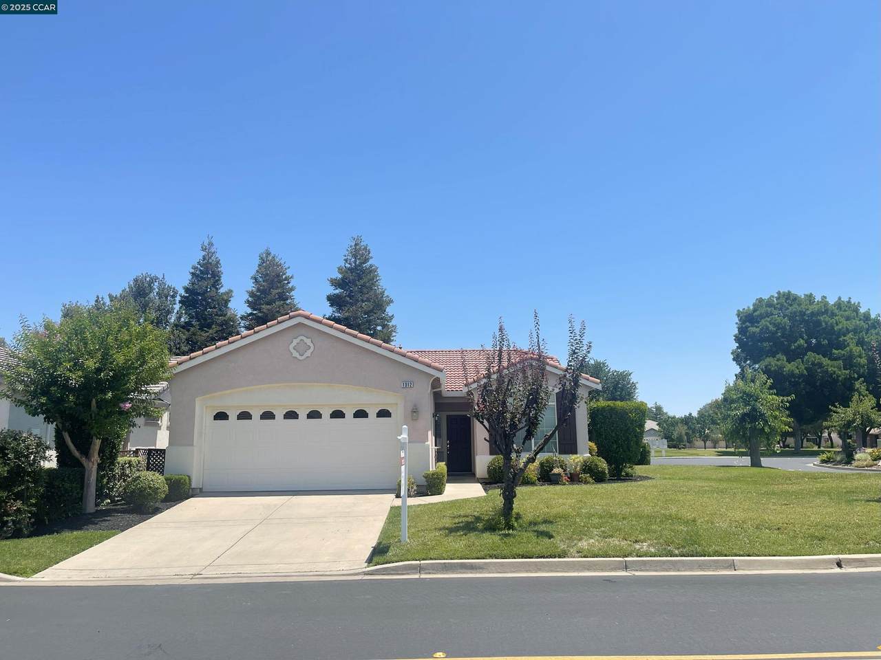 1312 Pearl Way - Photo 1