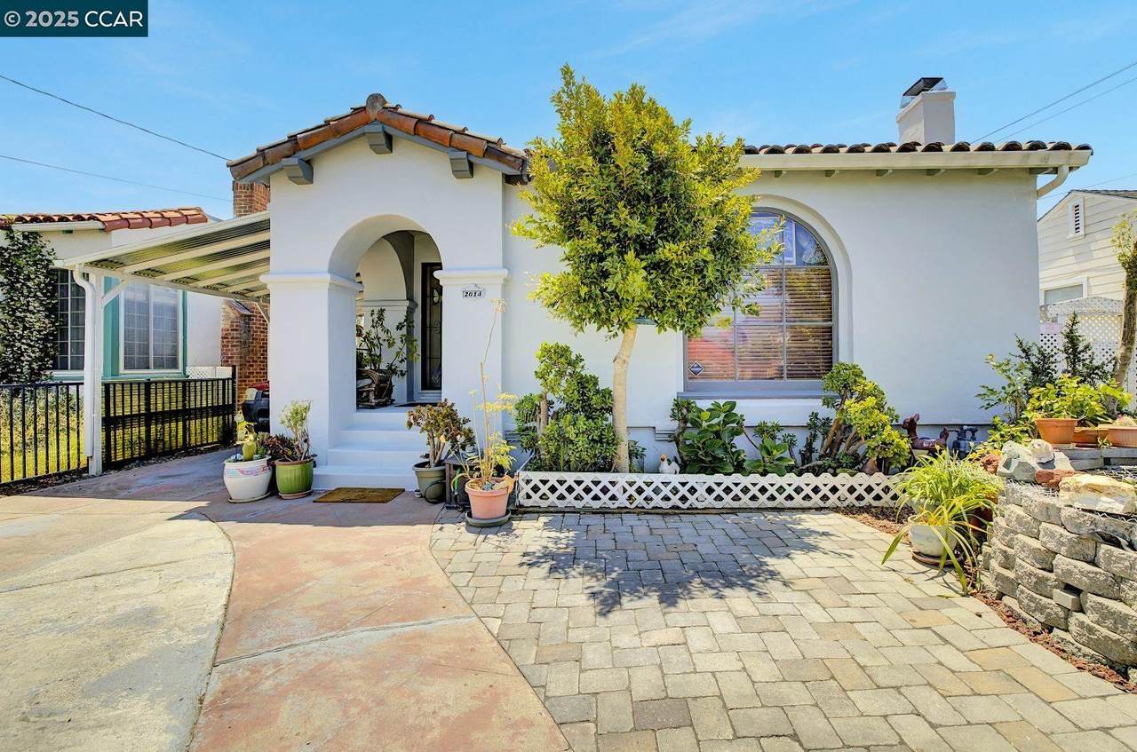 2014 109Th Ave - Photo 1