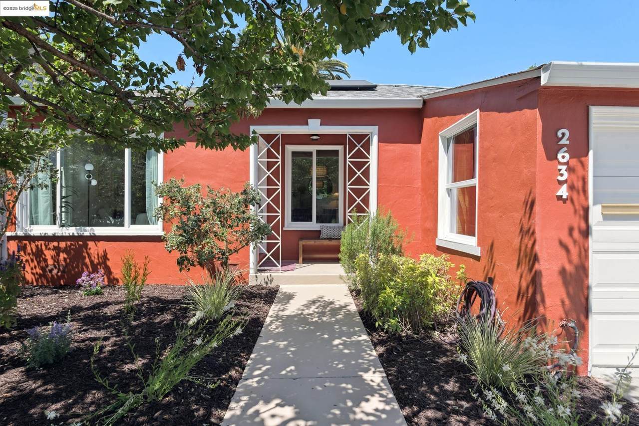 2634 Acton - Photo 1