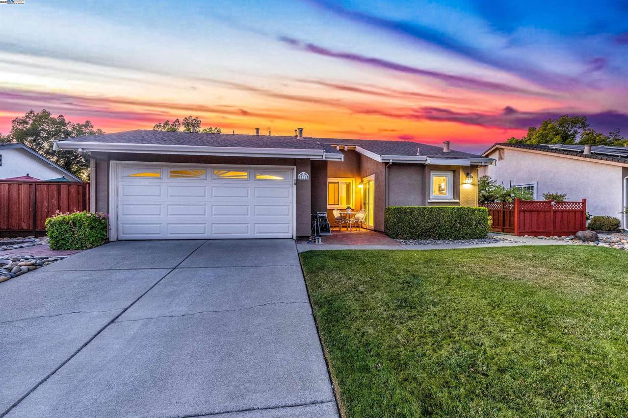 168 Tamalpais Ave - Photo 1