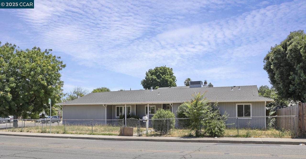 7086 Plymouth Rd - Photo 1