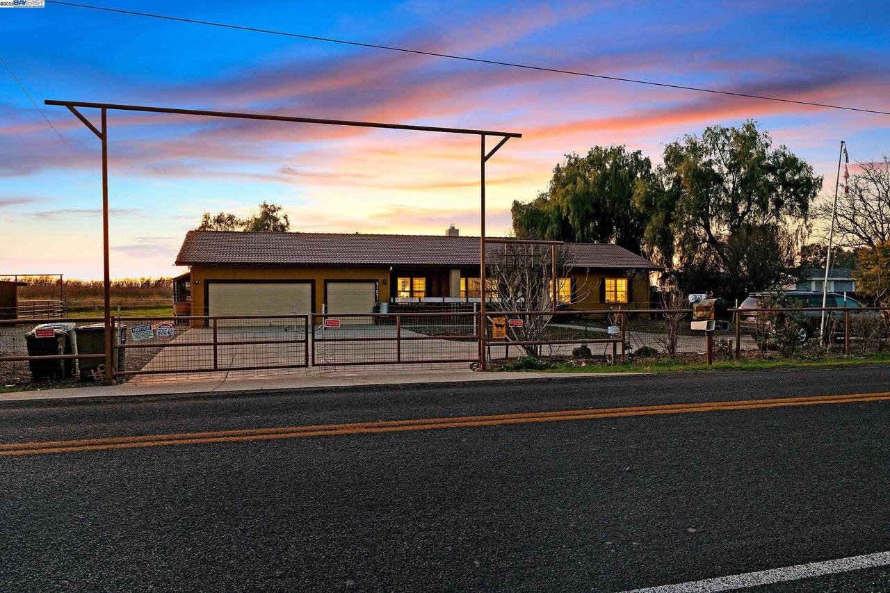 21021 Reeve Rd - Photo 1