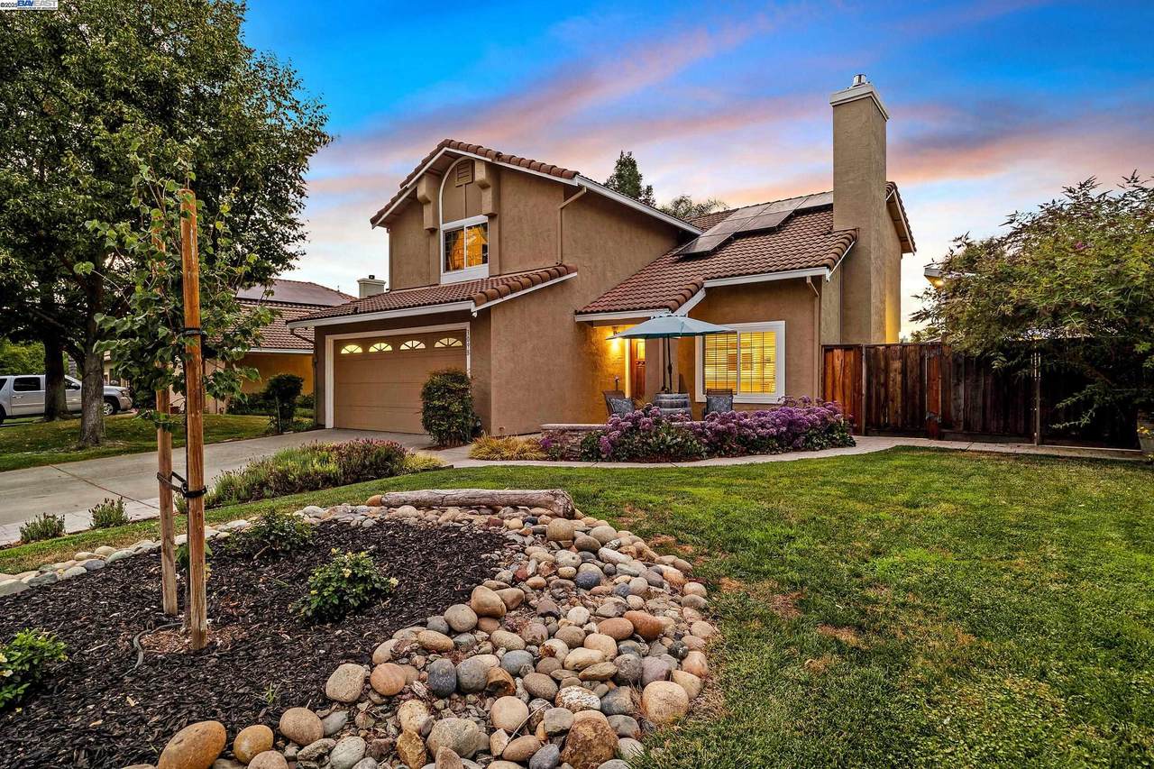 3098 Chateau Way - Photo 1