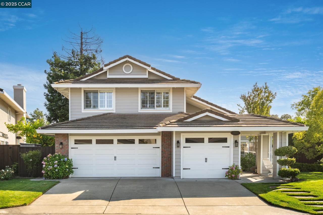2060 Canyon Crest Ave - Photo 1