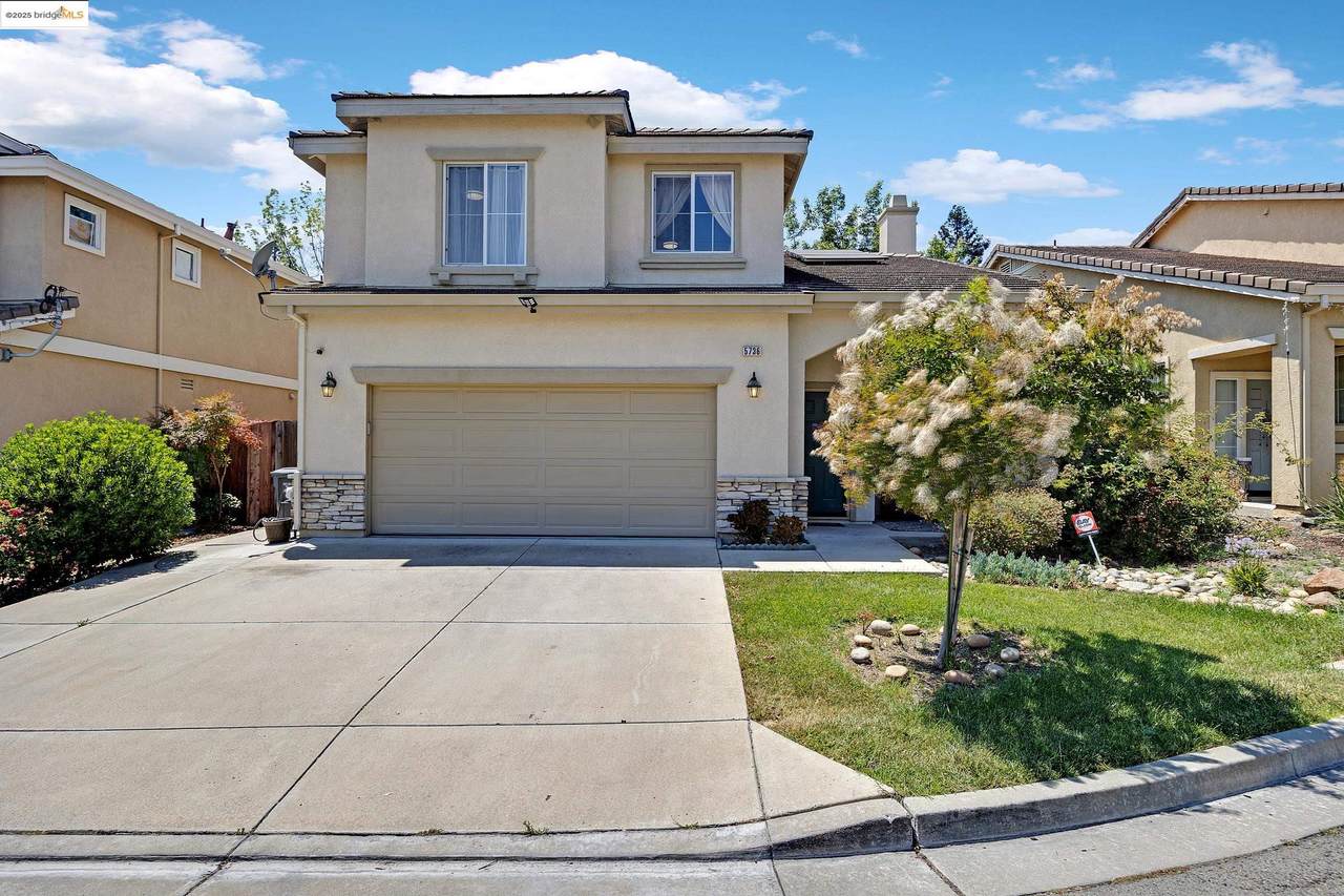 5736 Idlewood Street - Photo 1