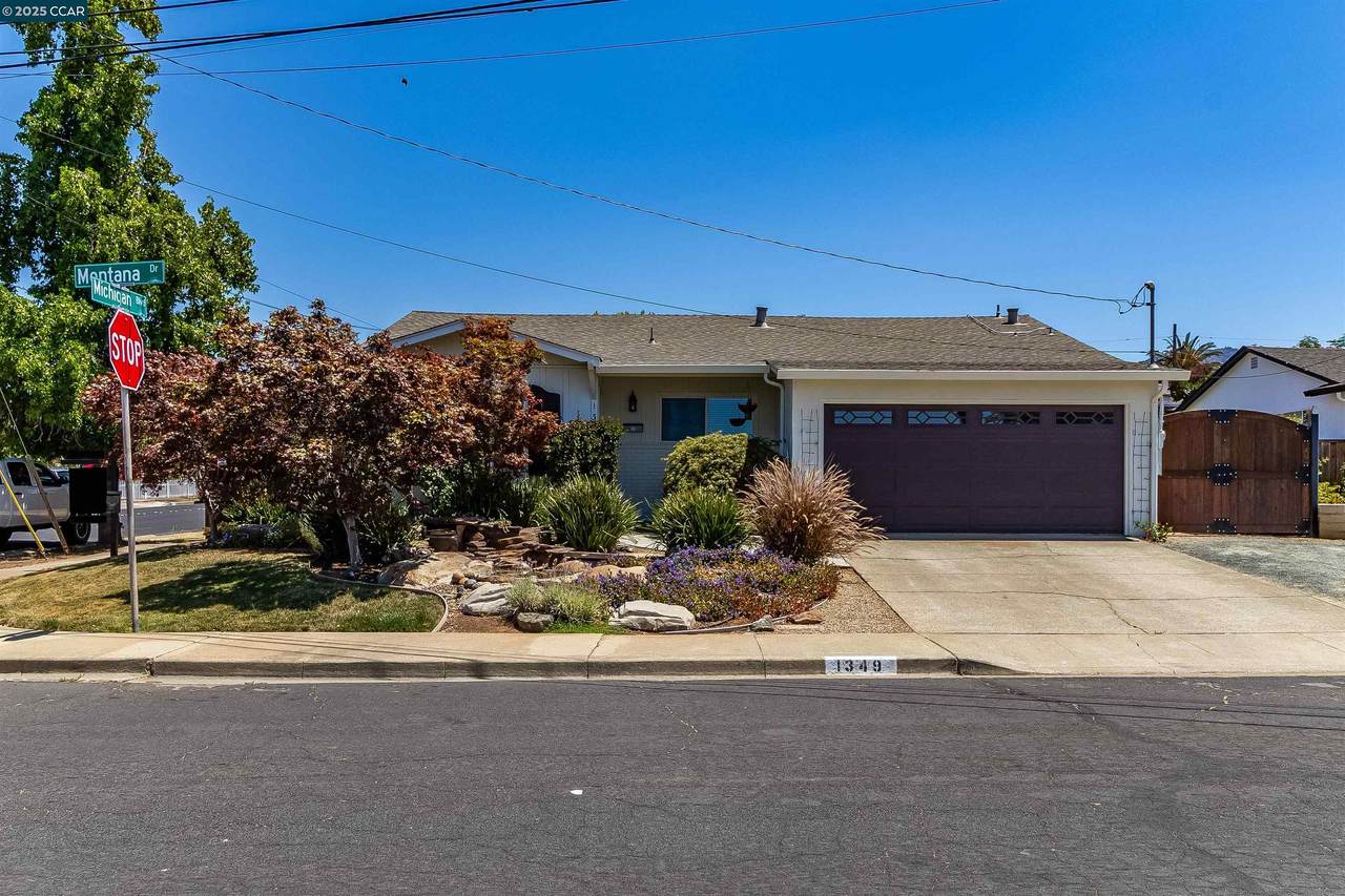 1349 Montana Dr - Photo 1