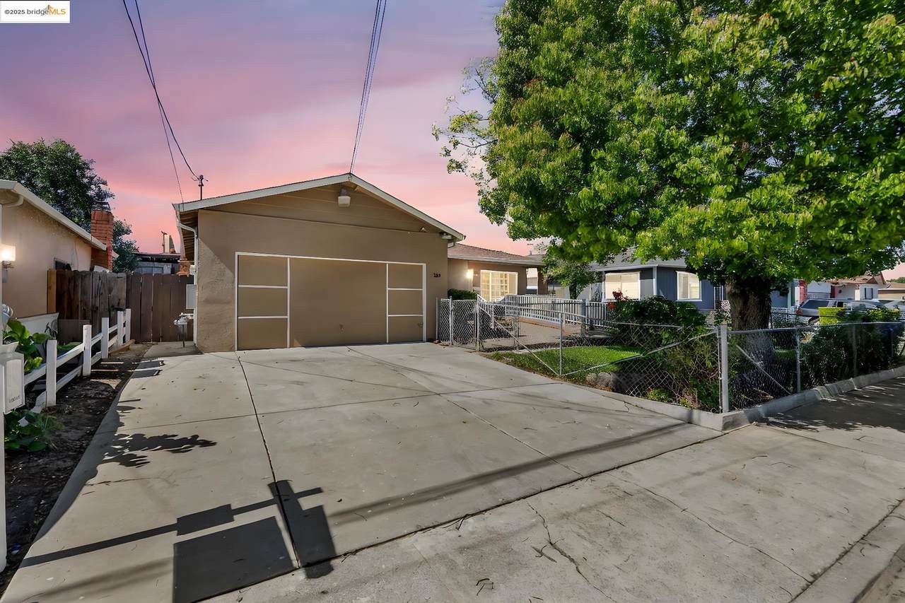 249 Royce Way - Photo 1