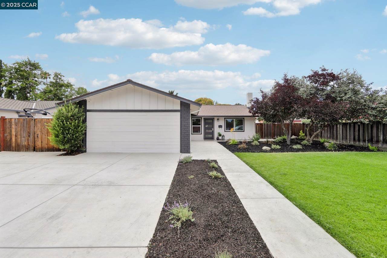 562 Swallow Dr - Photo 1