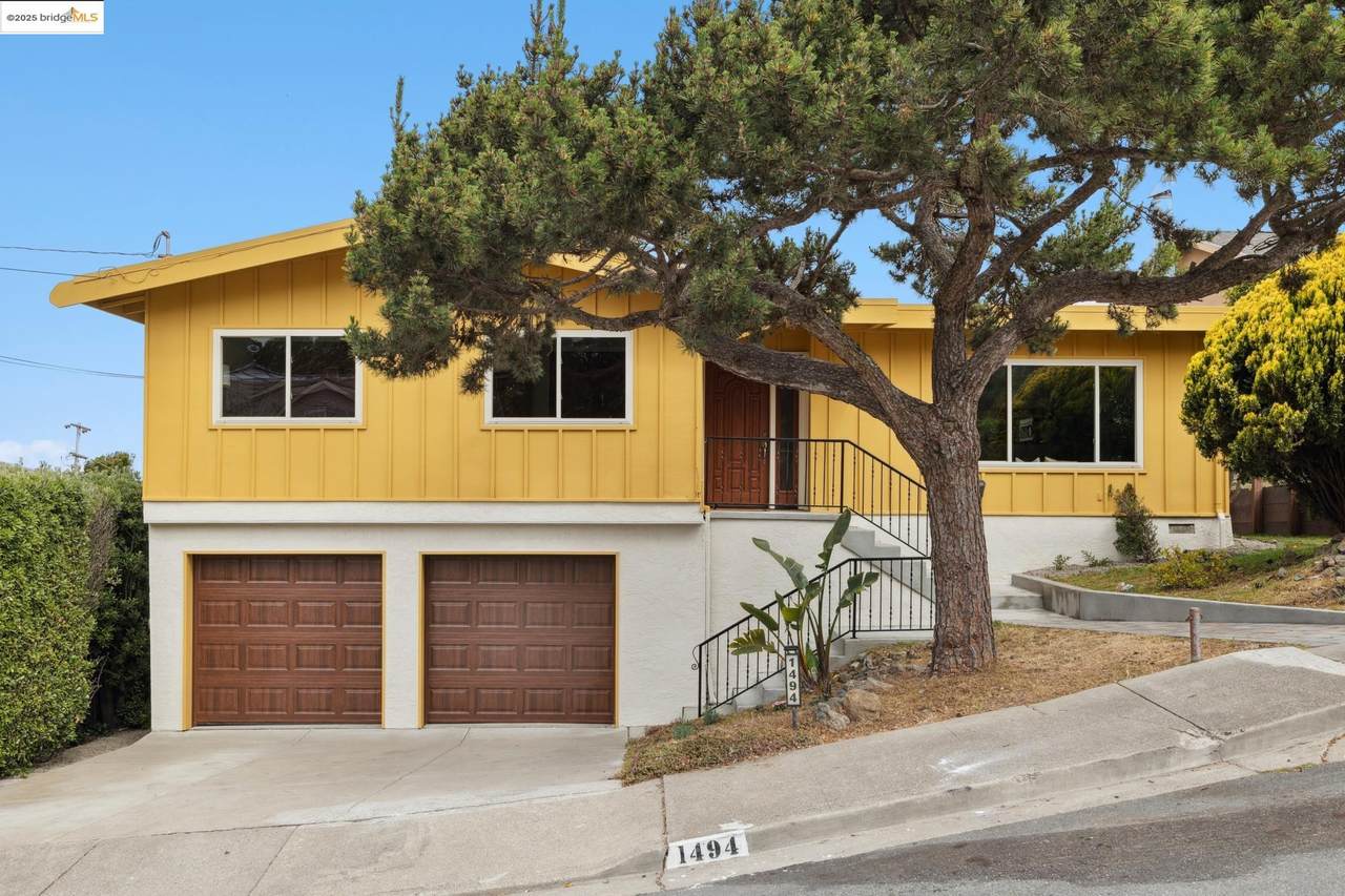 1494 Olive Ave - Photo 1