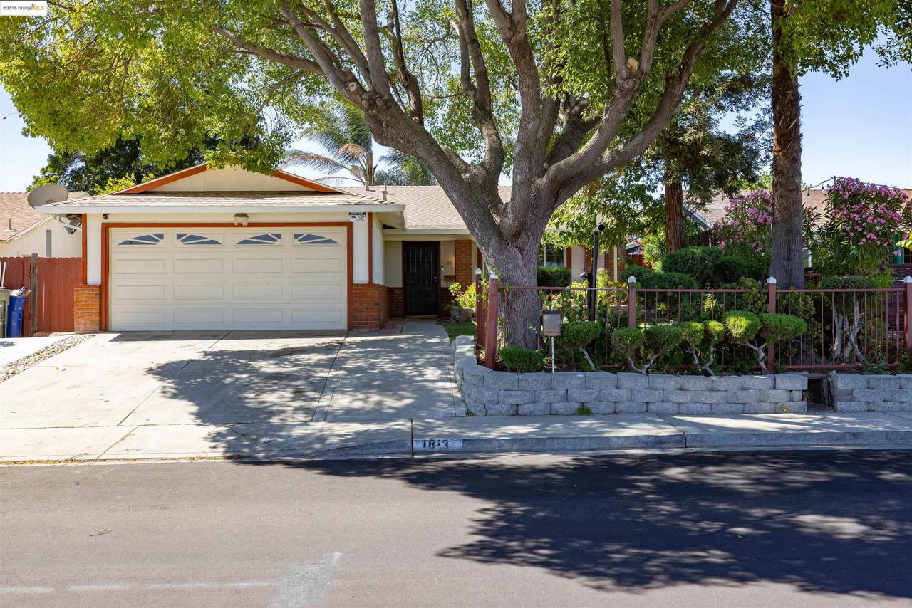 1813 Hanlon Way - Photo 1