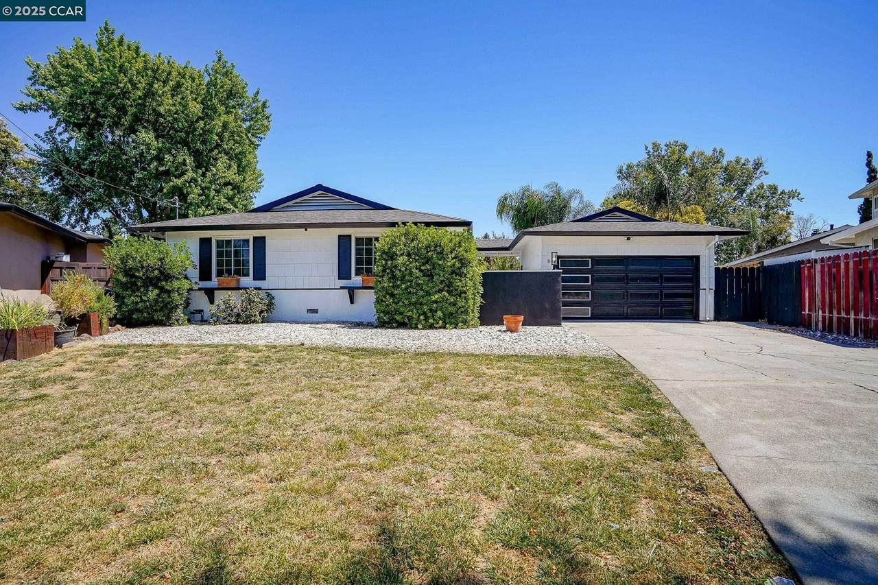 69 Fordham Ct - Photo 1