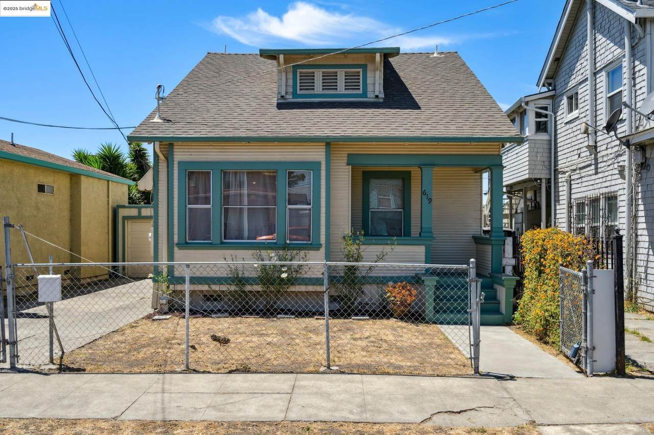 619 11th St. - Photo 1