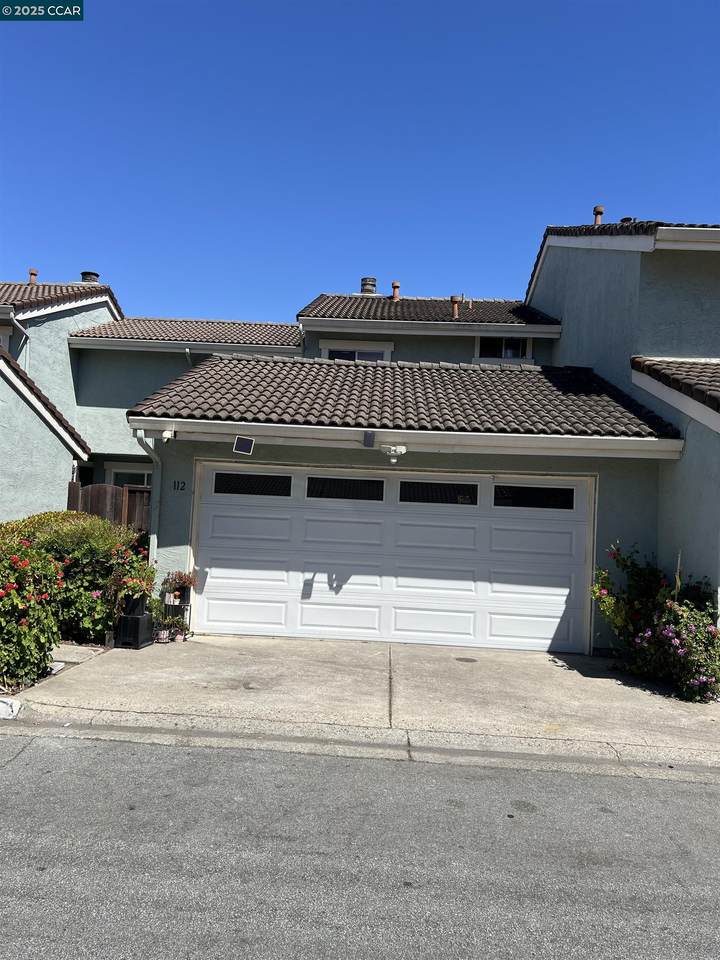 112 Westgate Cir - Photo 1