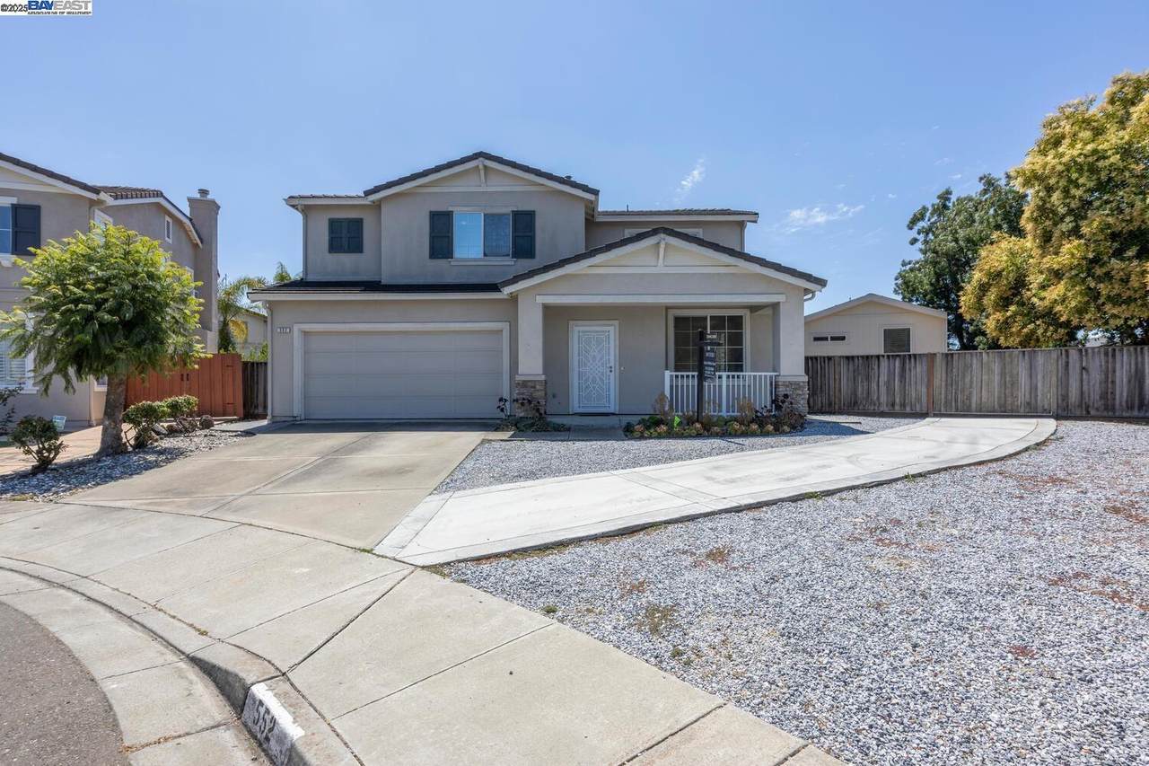 552 Stonehaven Ct - Photo 1