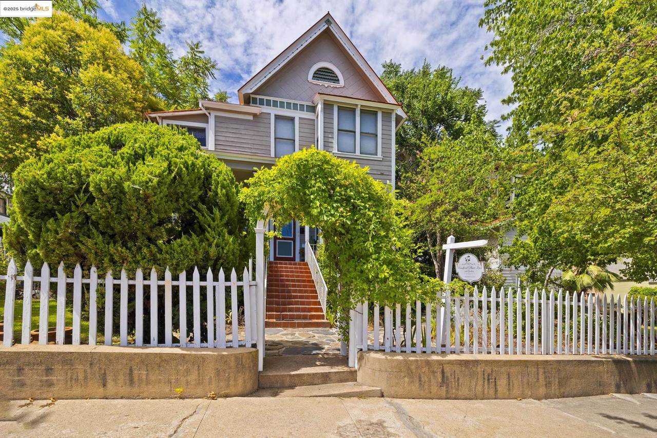 56 Bradford St - Photo 1