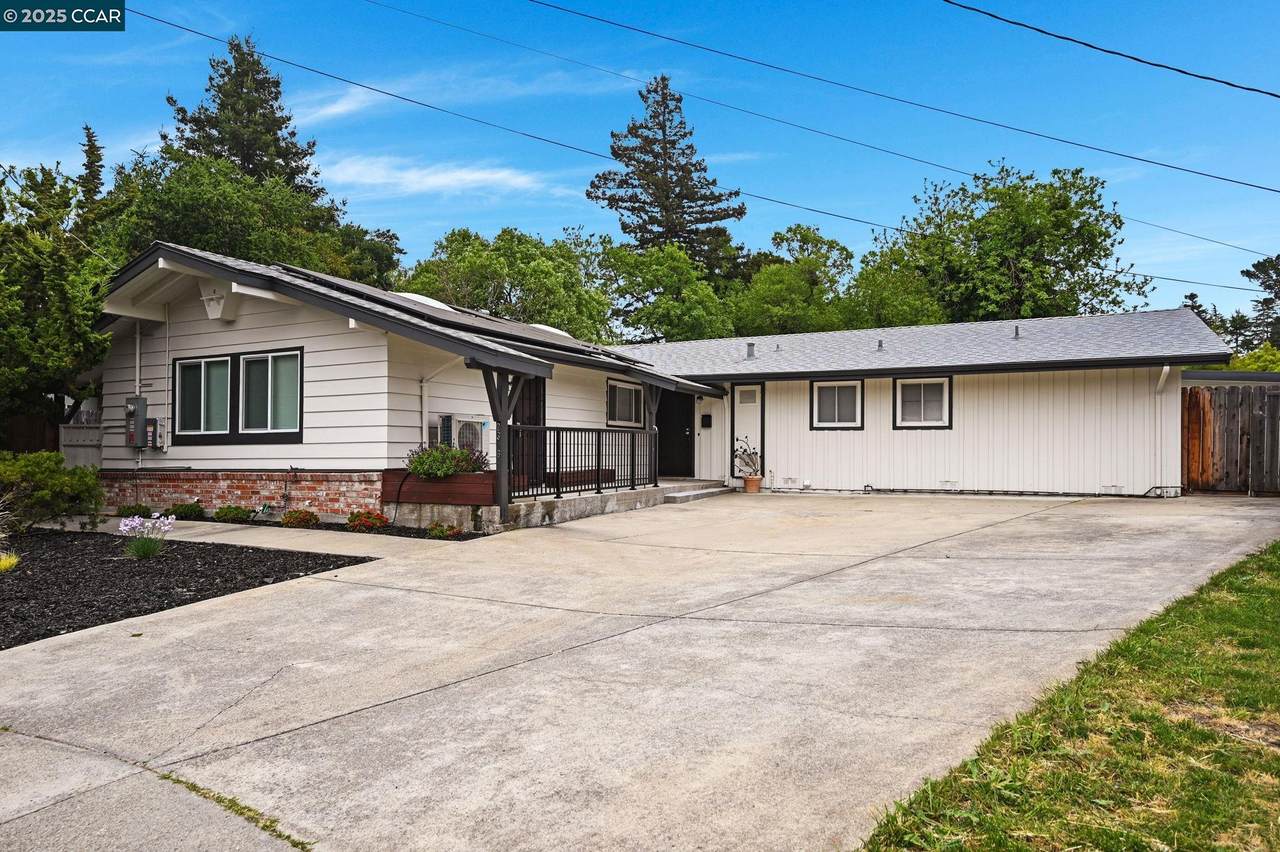 2326 Estrella Ct - Photo 1