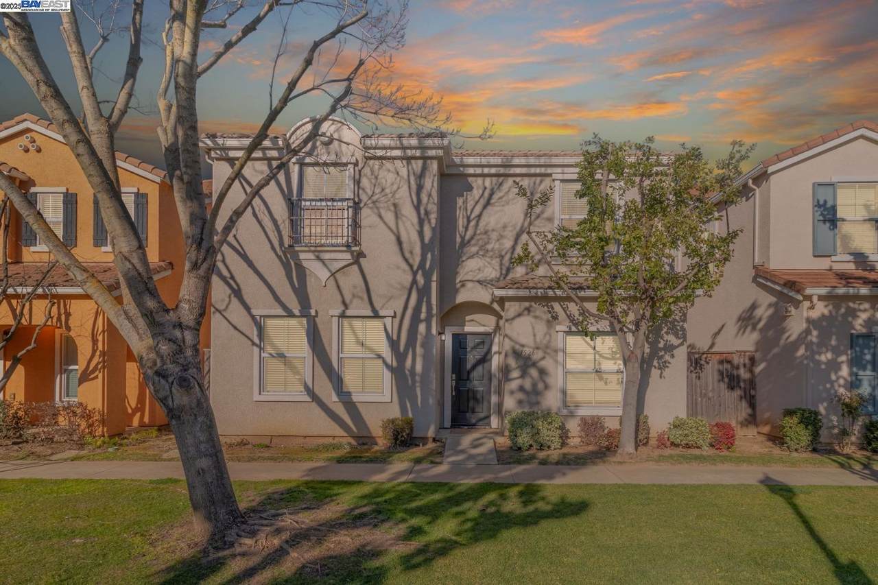1526 Cat Tail Dr - Photo 1