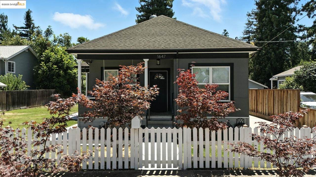 1647 B St - Photo 1