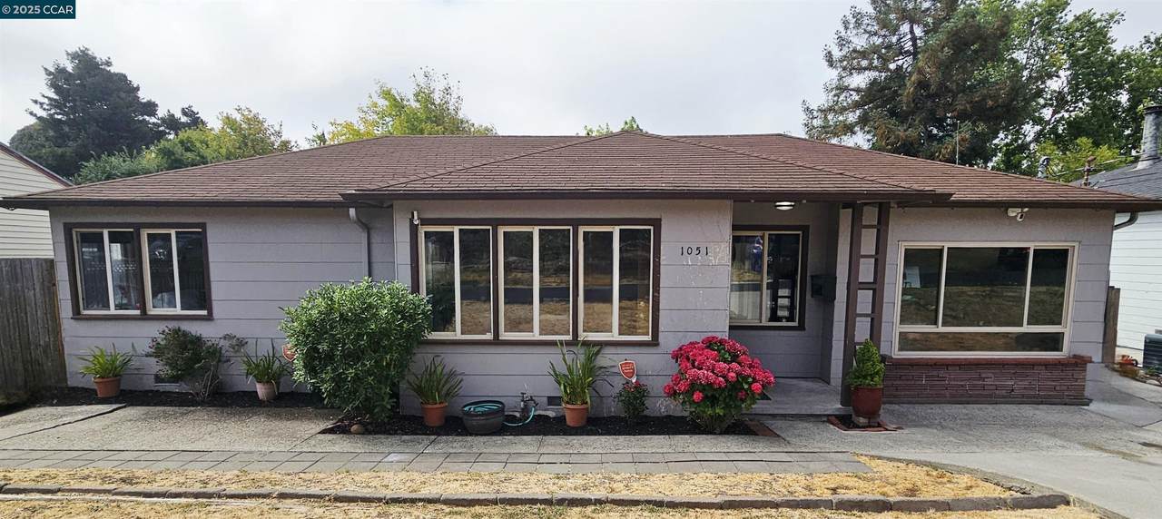 1051 Saint Andrews Dr - Photo 1