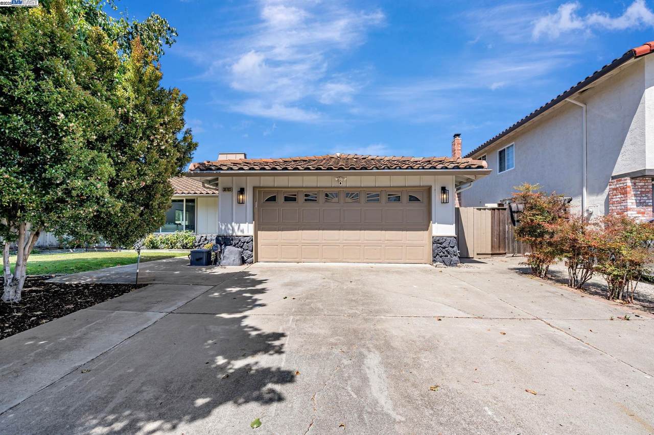 30703 Wainwright Ct - Photo 1