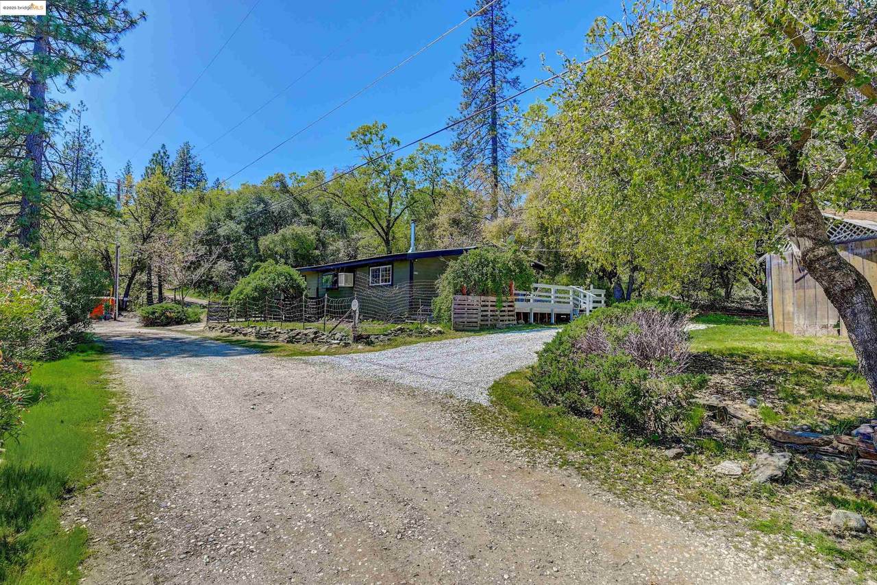 1554 Nickerson Ln - Photo 1