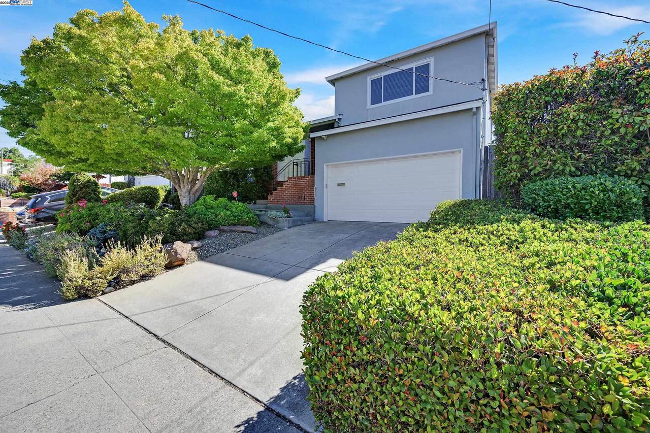 19028 Clemans Dr - Photo 1