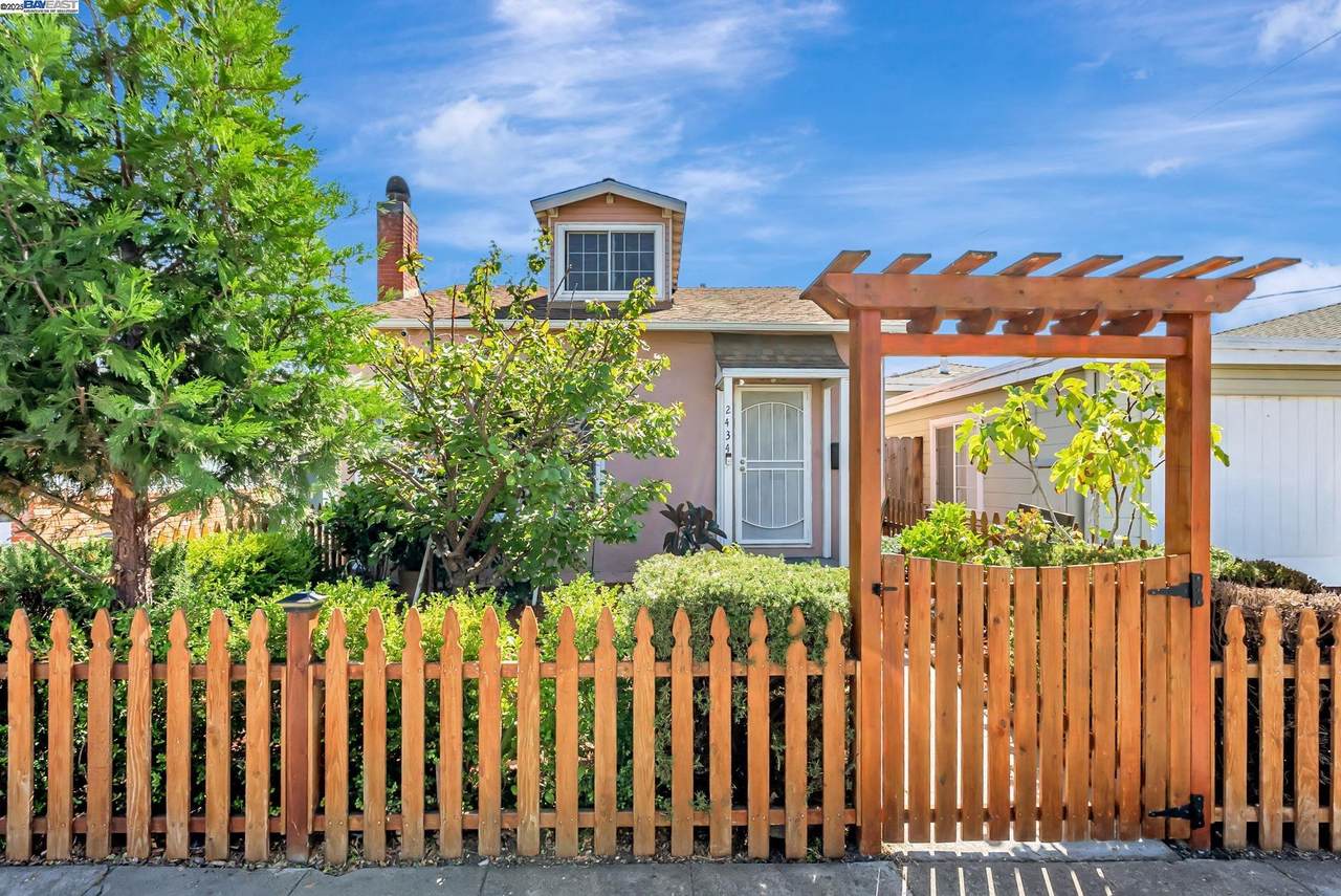 2434 Gaynor Ave - Photo 1