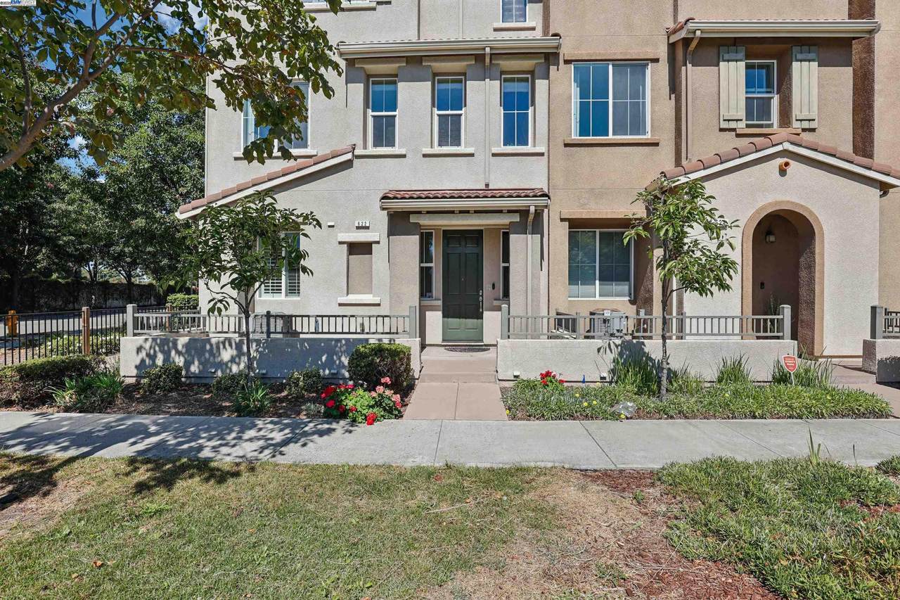 622 Moss Way - Photo 1