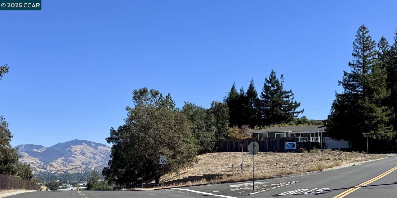 Gladys Court - Photo 1