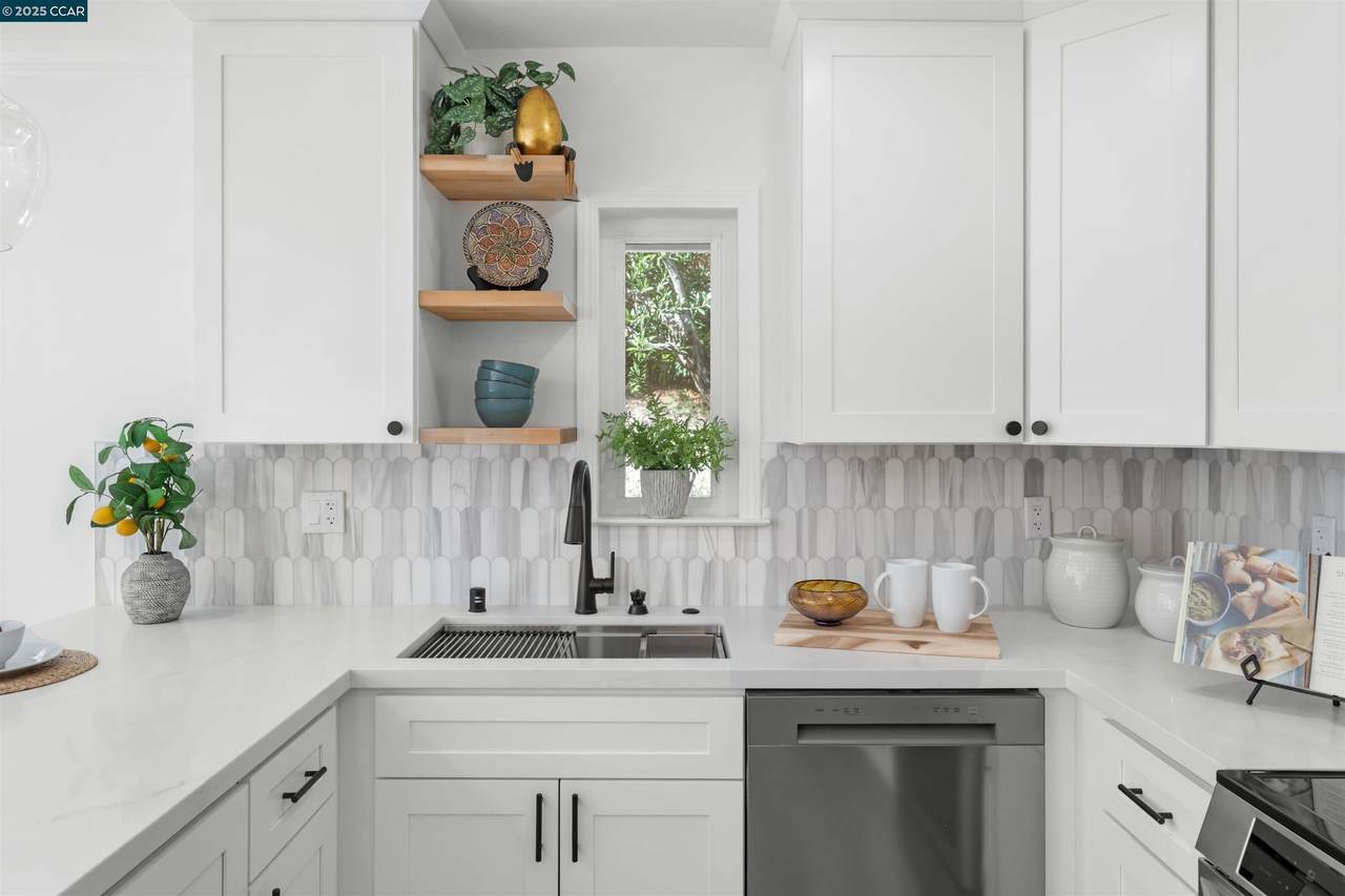 2933 Ptarmigan Dr 3 - Photo 1