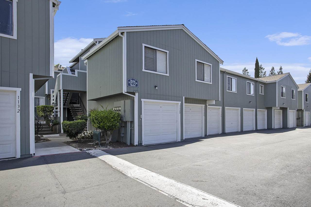 1126 Maywood Ln - Photo 1