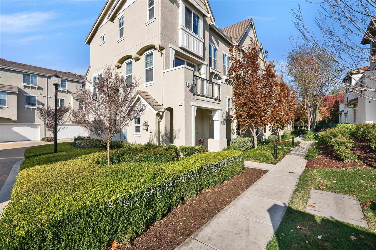 2890 Kew Ave 14 - Photo 1