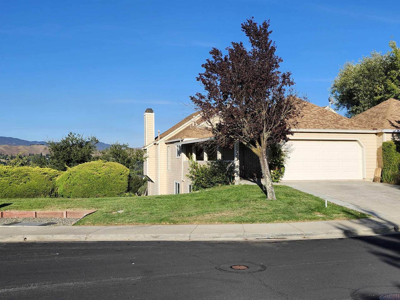 1823 Mockingbird Pl - Photo 1