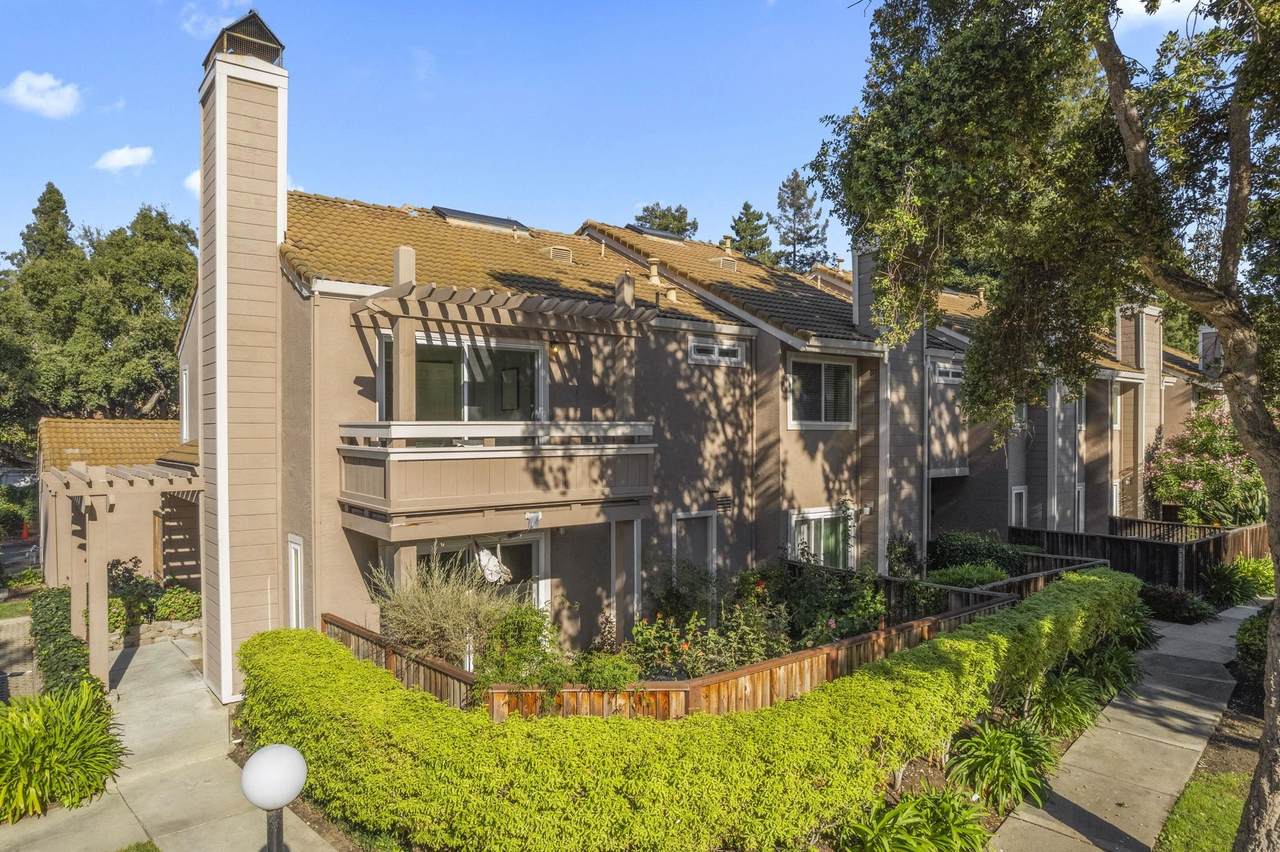 3833 Burton Cmn - Photo 1