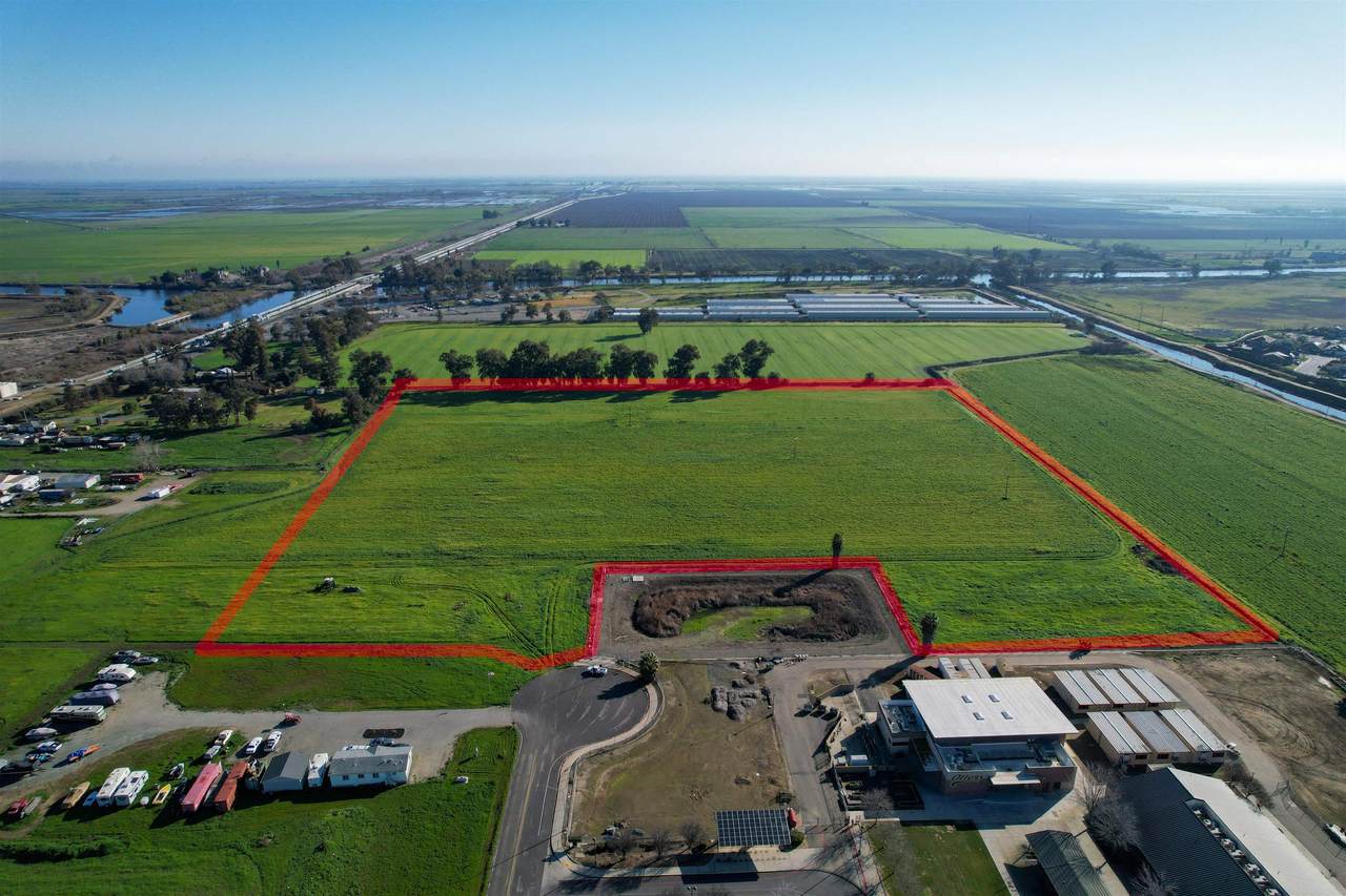 000 Learning Tree Lane - Photo 1