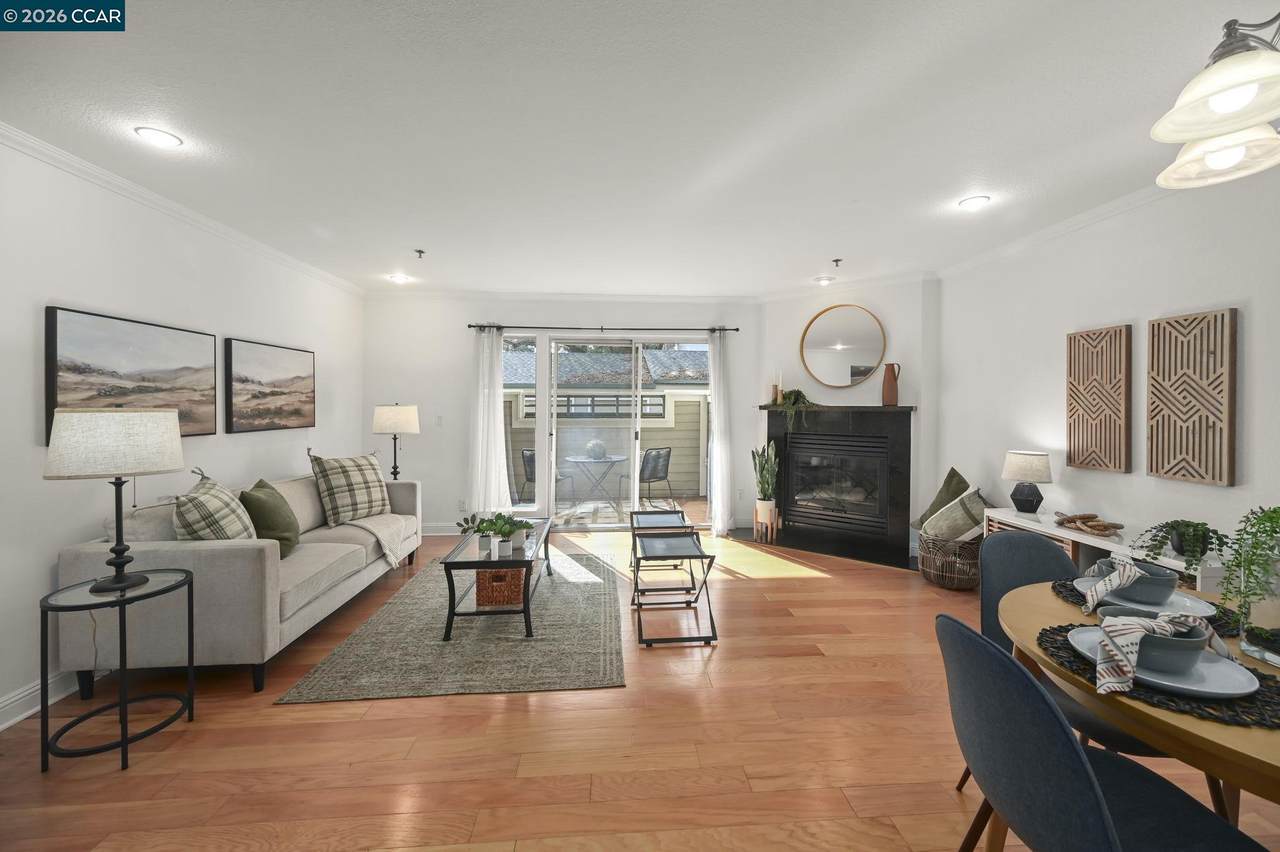 2550 Oak Rd. 108 - Photo 1